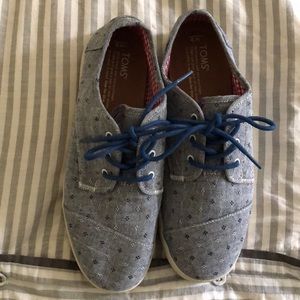 Toms sneakers
